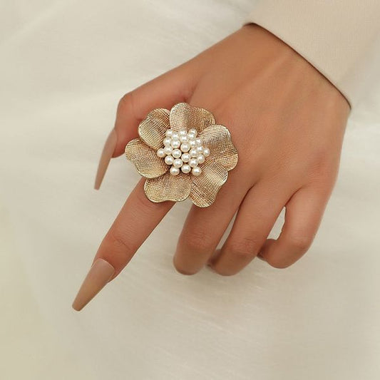 Exaggerated Sweet Flower Alloy Inlay Pearl Women's Rings