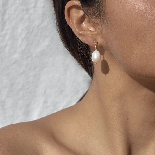 Wholesale Stainless Steel Freshwater Pearl C-shaped Pendant Earrings